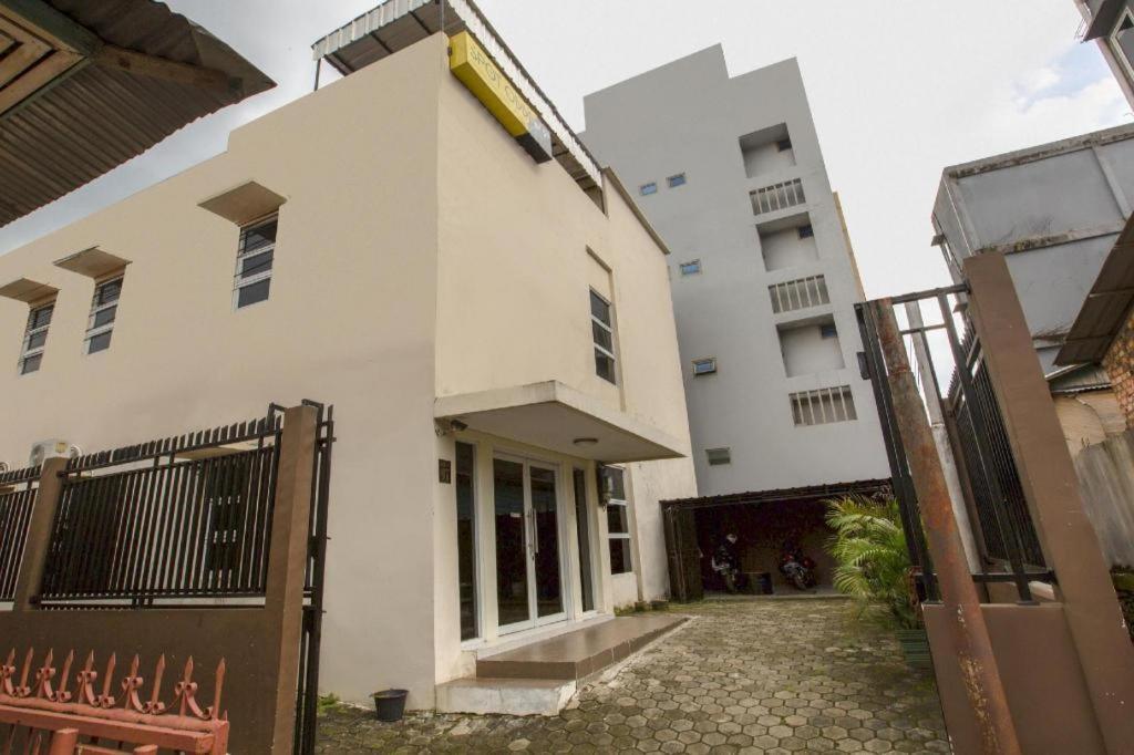 Reddoorz Syariah Near Transmart Mall Palembang Kültér fotó