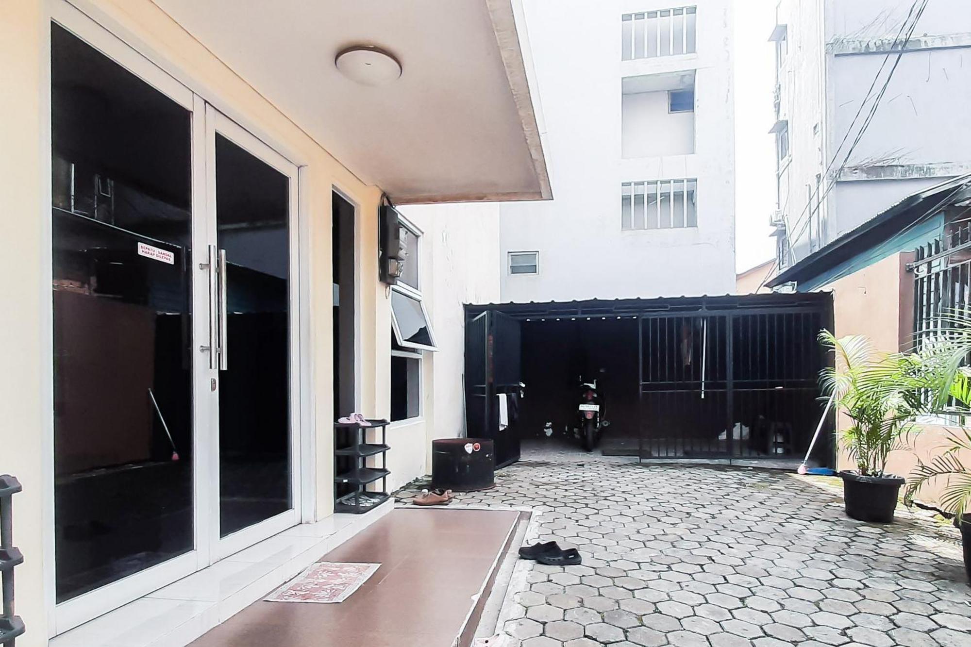 Reddoorz Syariah Near Transmart Mall Palembang Kültér fotó